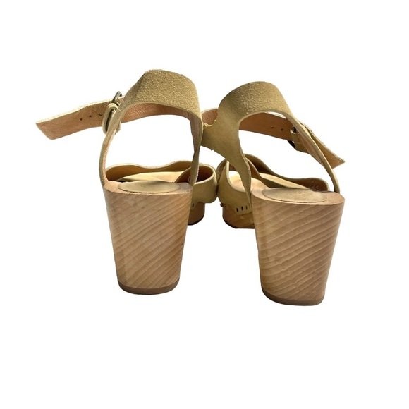 Madewell The Johanna Crisscross Clog Sandal in Suede - Picture 10 of 13